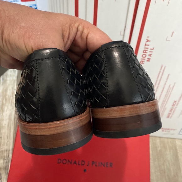 Donald J Pliner Zelvin black woven calf 9.5 NWT - Picture 6 of 7
